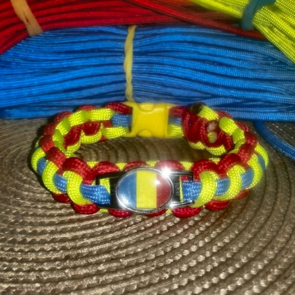 🇷🇴NWOT ... 🇷🇴 Romania/ 🇷🇴Romanian🇷🇴 Paracord Bracelet - Picture 3 of 5